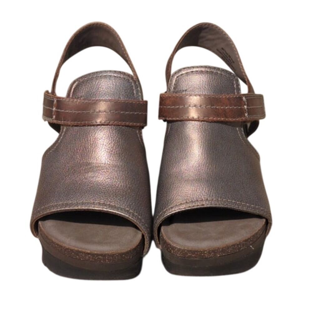 • OTBT Off The Beaten Track Metallic Bronze Ankle Strap Platform Wedges Size 8